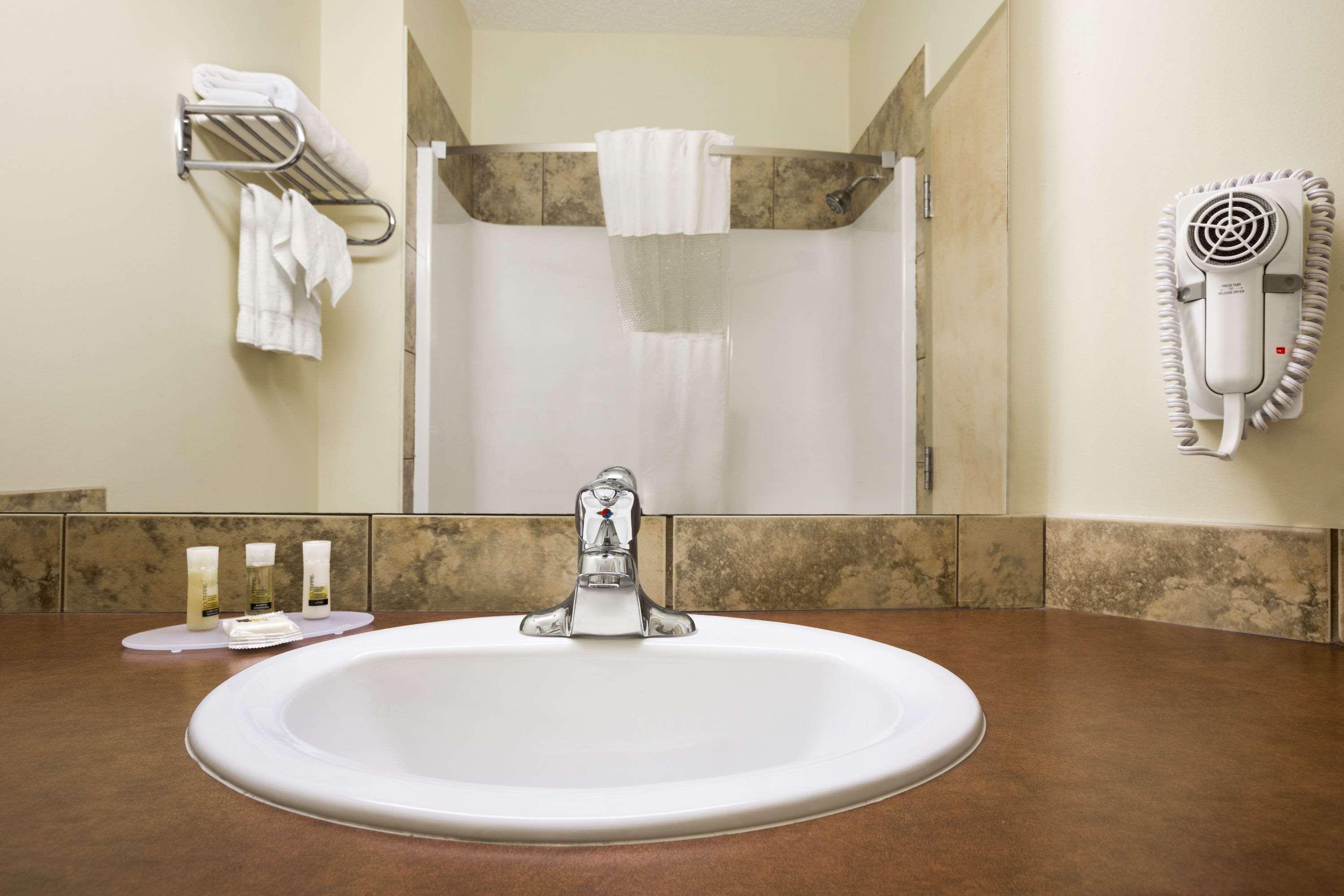 Days Inn By Wyndham Bonnyville Extérieur photo