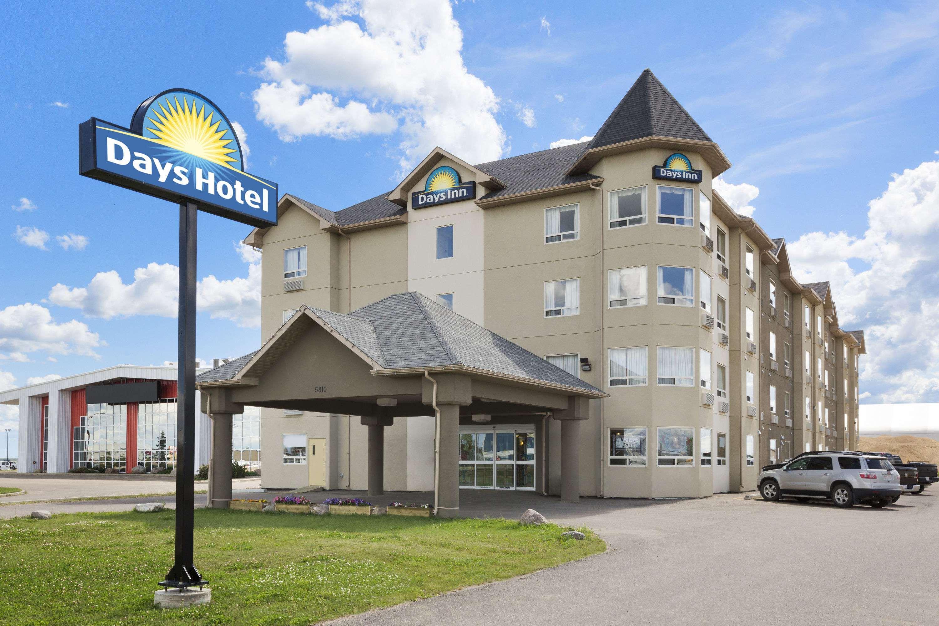Days Inn By Wyndham Bonnyville Extérieur photo